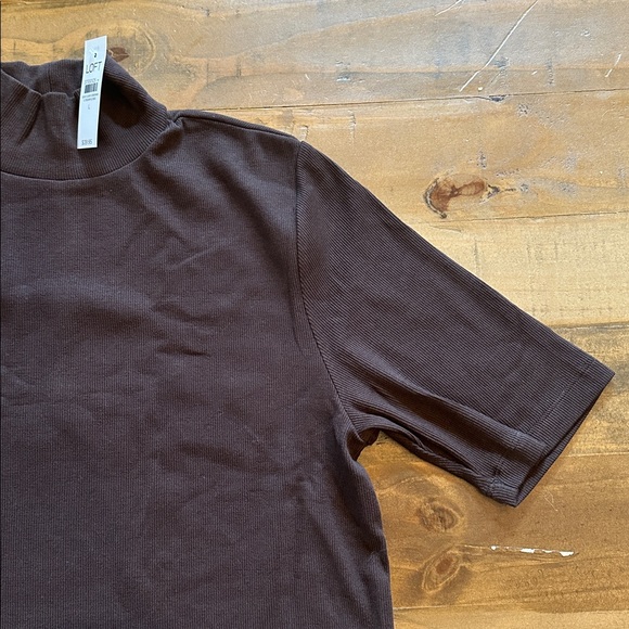 NWT LOFT Womens Dark Brown Short Sleeve Mock Neck Tee - Picture 3 of 9